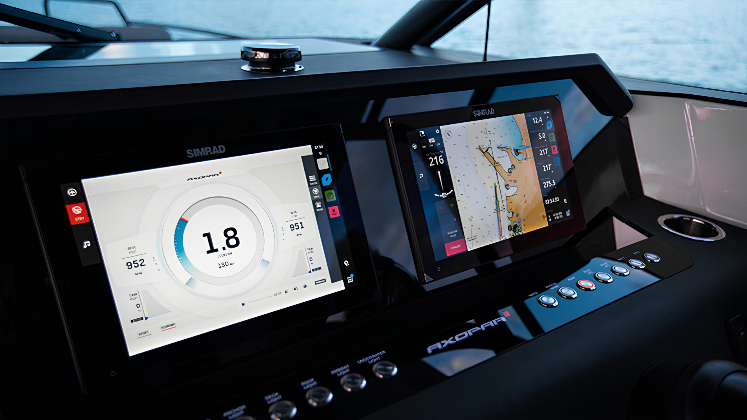 Simrad_Chartplotters_Fishfiners_at_Perth_Simrad_Master_Tech_Dealer_Hitech_Marine_resized_for_Website